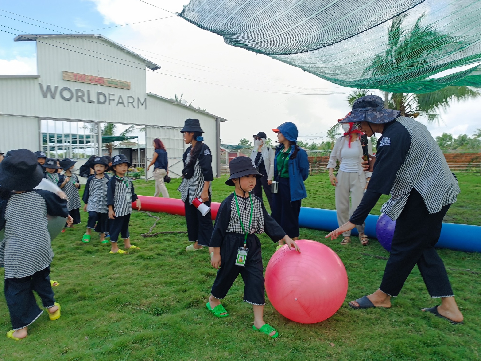 Tại nông trại World Farm, bạn sẽ có được một hành trình cảm xúc với những chương trình giáo dục nông nghiệp, các sự kiện đặc biệt